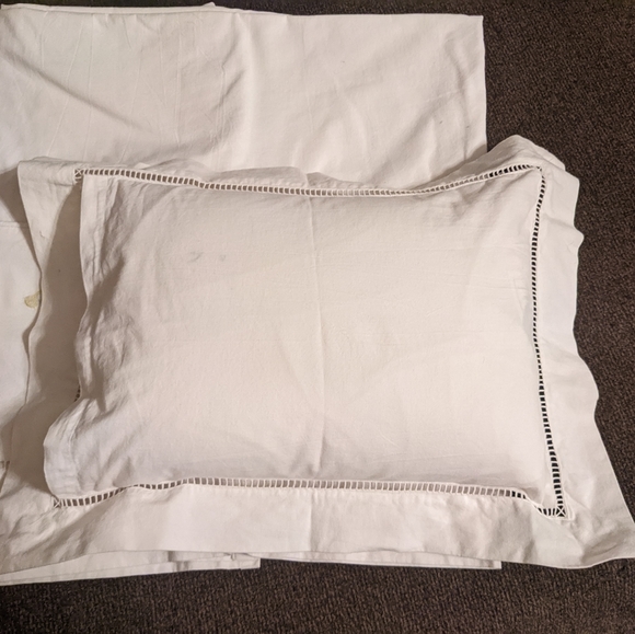 Susan Turner 'Cats and Carrots ' embroidered crib set - Picture 3 of 9